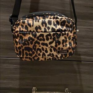 Cute leopard print crossbody bag like new no tags